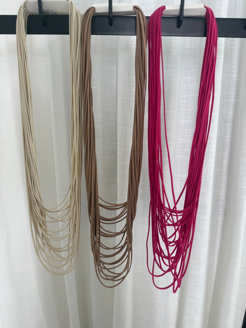 Multilayering necklaces (plain)